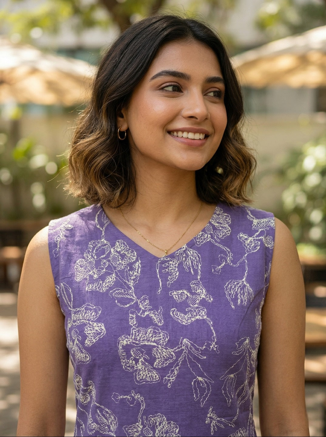 Floral Printed Straight Kurti with V-Neck - and Sleeveless Everyday Cotton Blend Design