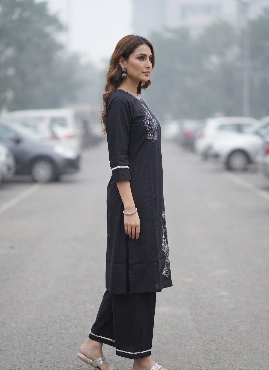 Women’s Black Cotton Kurta Set with White Floral Embroidery | Elegant Straight Kurta Set with Floral Thread Work