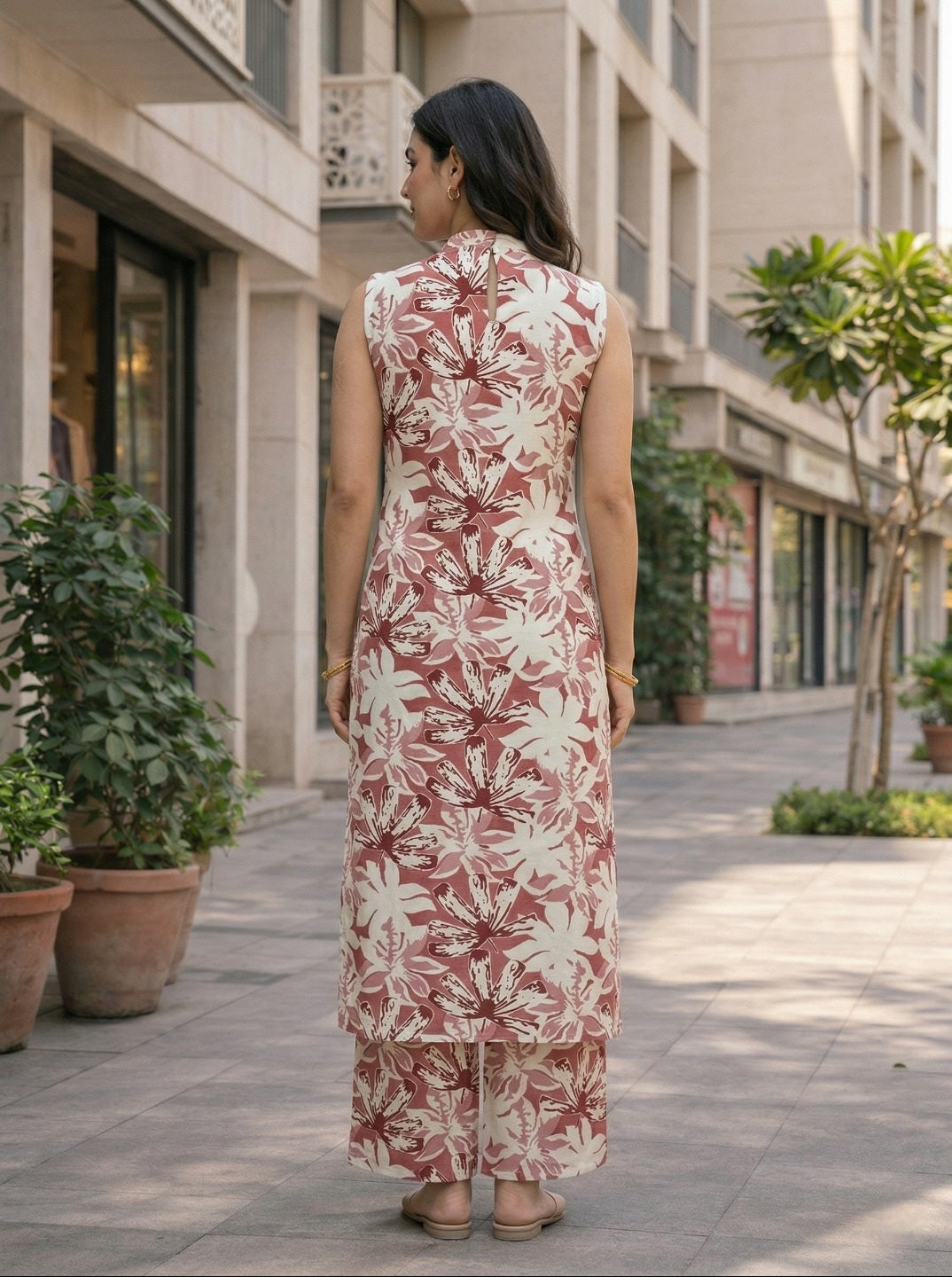 Floral Printed 2-Piece Kurta Set – Sleeveless Straight Kurta with Matching Bottom | Summer Ethnic Wear
