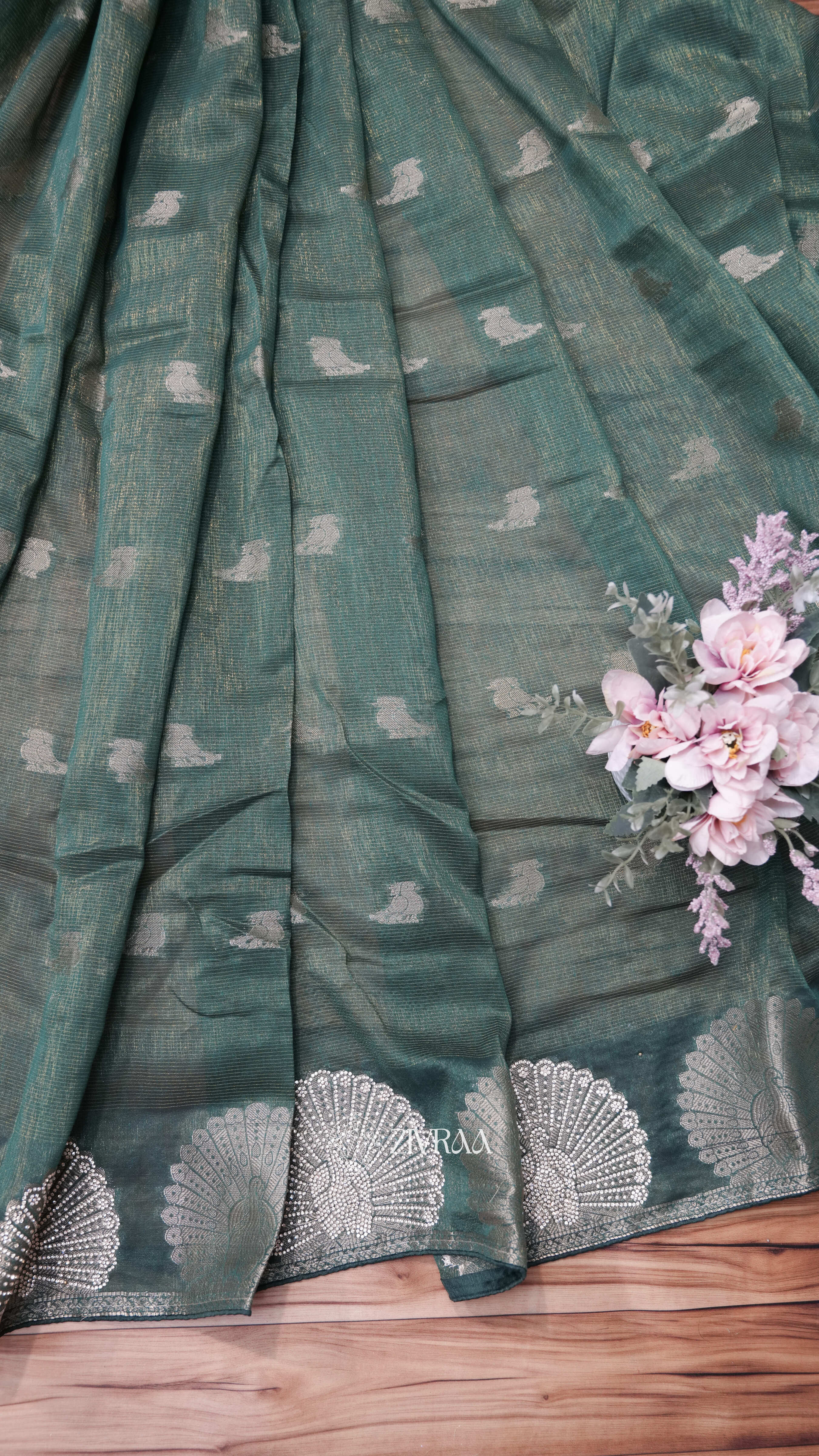 Elegant Mehendi colour, Silver Woven Cotton Silk Saree with Traditional Motifs